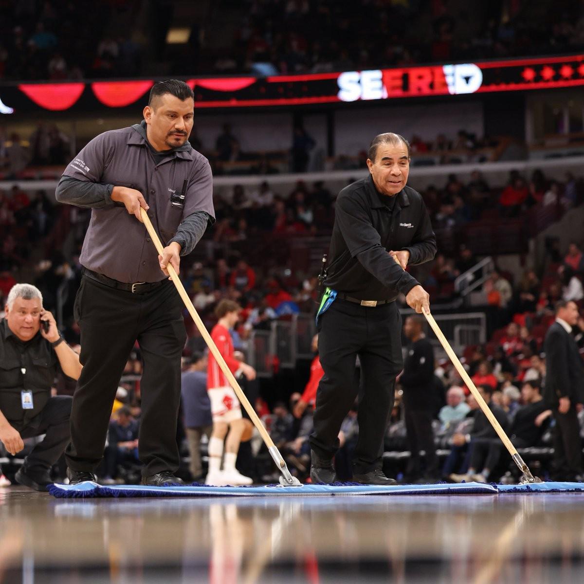 kaiyun管理-官方：因场地出现冷凝水而延期的公牛vs热火将于1月30日重赛