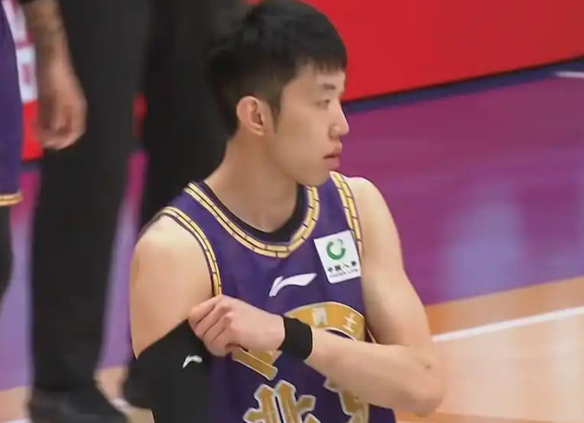 kaiyun管理-北控彻底被带崩！空位打铁，防守纯送，朱松玮还受伤，现场喊下课