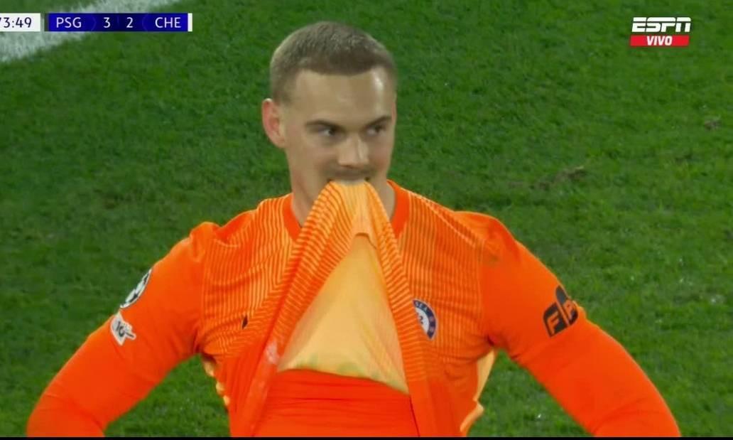 致敬热刺？切尔西欧冠上二门，结果因门将俩失误同样2-5惨败