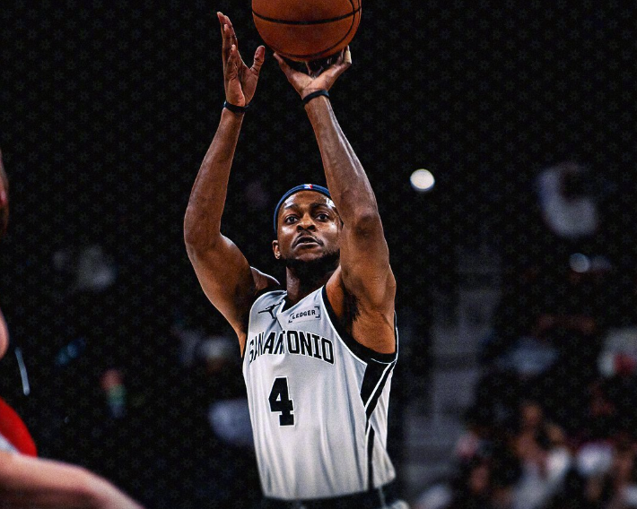 kaiyun平台-文班缺阵福克斯25+5+7+3，榜眼秀化身全能战士，马刺力克开拓者